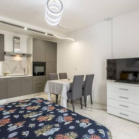 Royal Platinum Studio Apartment Βόντιτσε Εξωτερικό φωτογραφία