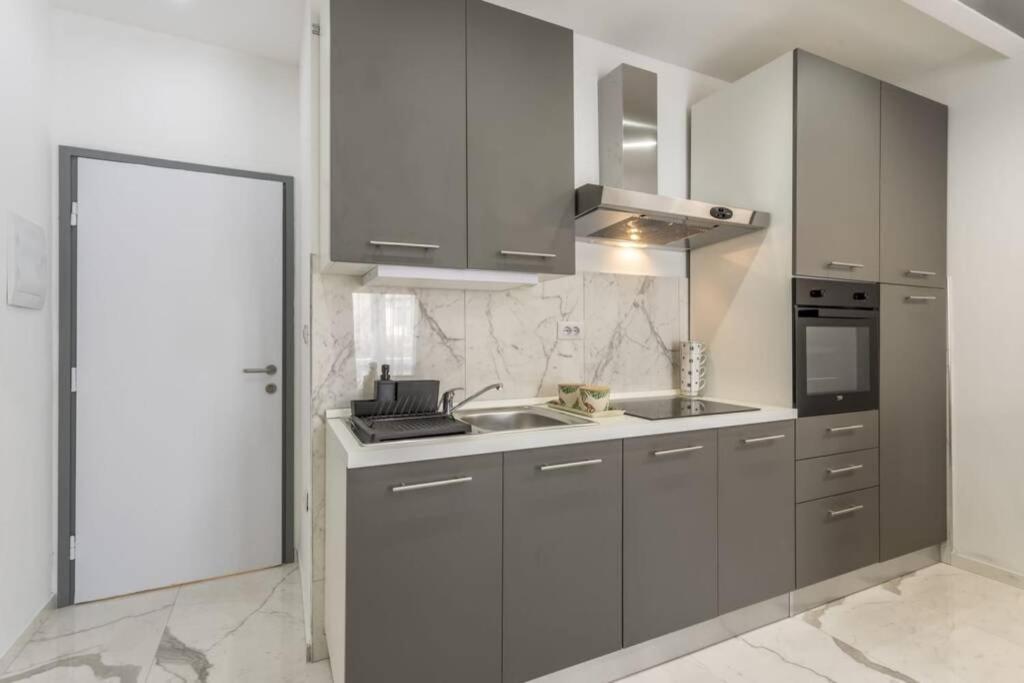 Royal Platinum Studio Apartment Βόντιτσε Εξωτερικό φωτογραφία