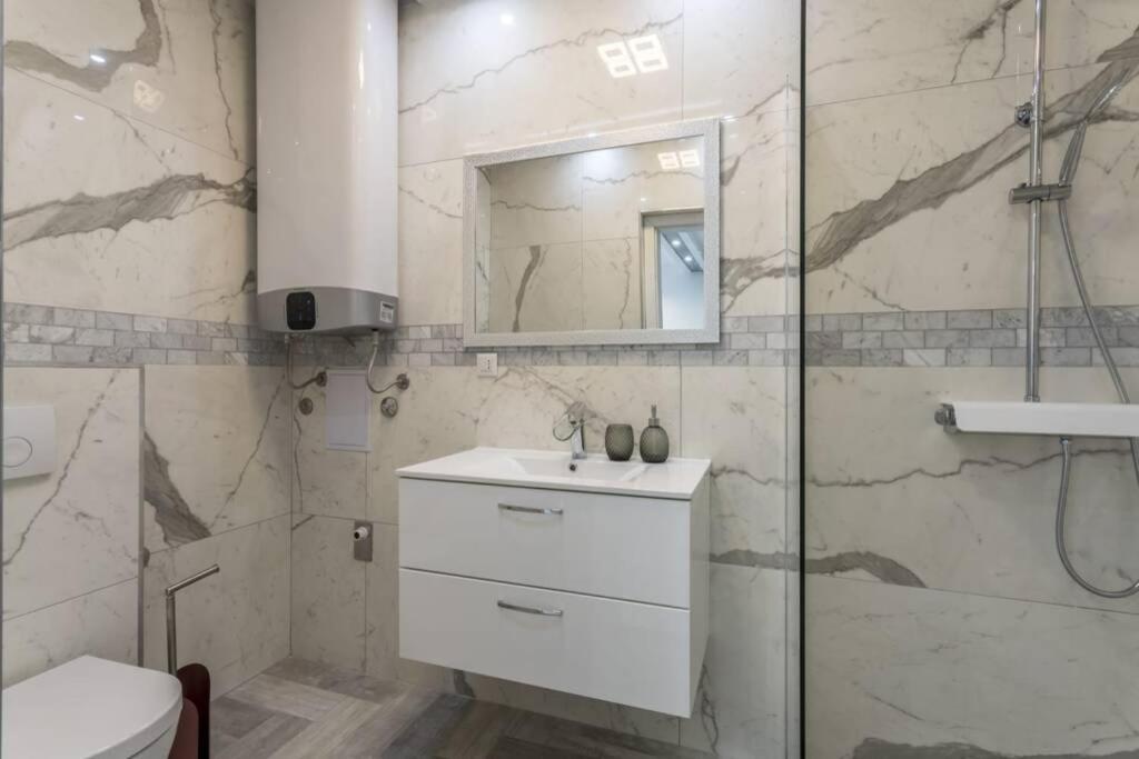 Royal Platinum Studio Apartment Βόντιτσε Εξωτερικό φωτογραφία