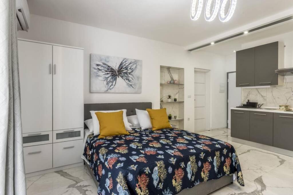 Royal Platinum Studio Apartment Βόντιτσε Εξωτερικό φωτογραφία