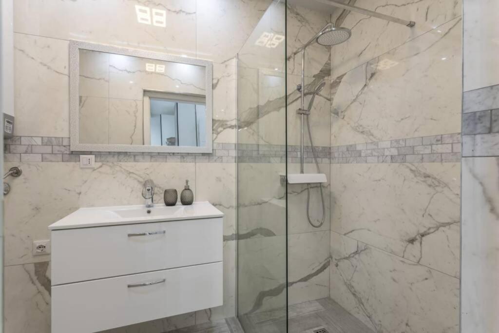 Royal Platinum Studio Apartment Βόντιτσε Εξωτερικό φωτογραφία