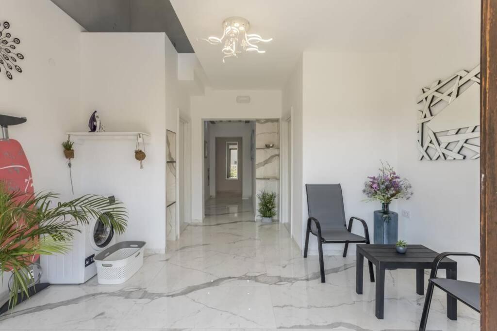 Royal Platinum Studio Apartment Βόντιτσε Εξωτερικό φωτογραφία