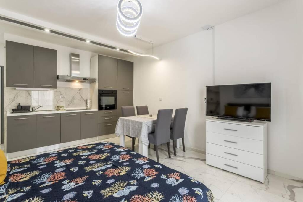 Royal Platinum Studio Apartment Βόντιτσε Εξωτερικό φωτογραφία