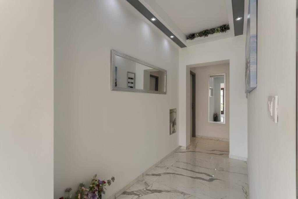 Royal Platinum Studio Apartment Βόντιτσε Εξωτερικό φωτογραφία