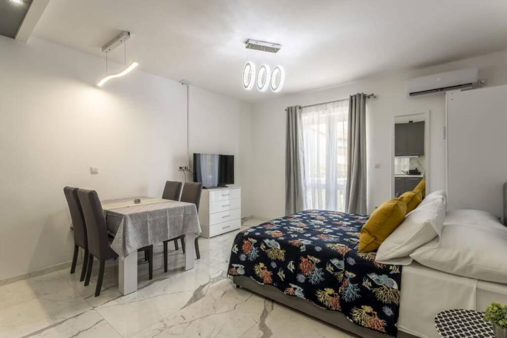 Royal Platinum Studio Apartment Βόντιτσε Εξωτερικό φωτογραφία