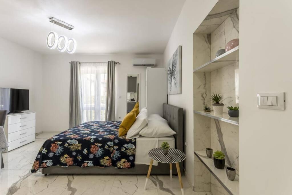 Royal Platinum Studio Apartment Βόντιτσε Εξωτερικό φωτογραφία