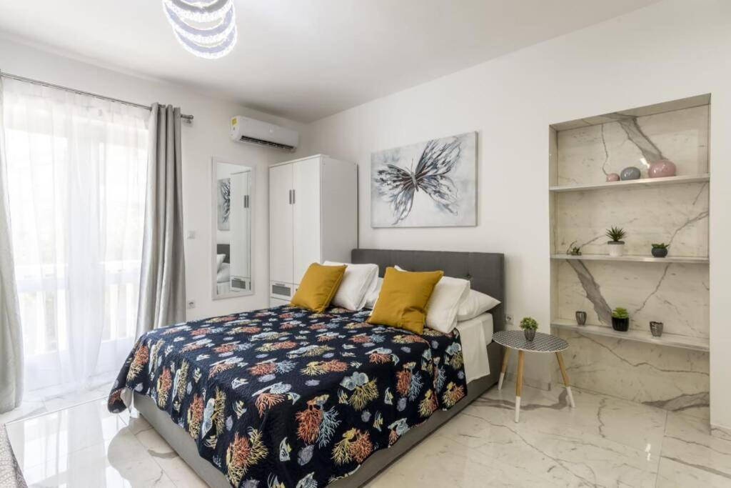 Royal Platinum Studio Apartment Βόντιτσε Εξωτερικό φωτογραφία